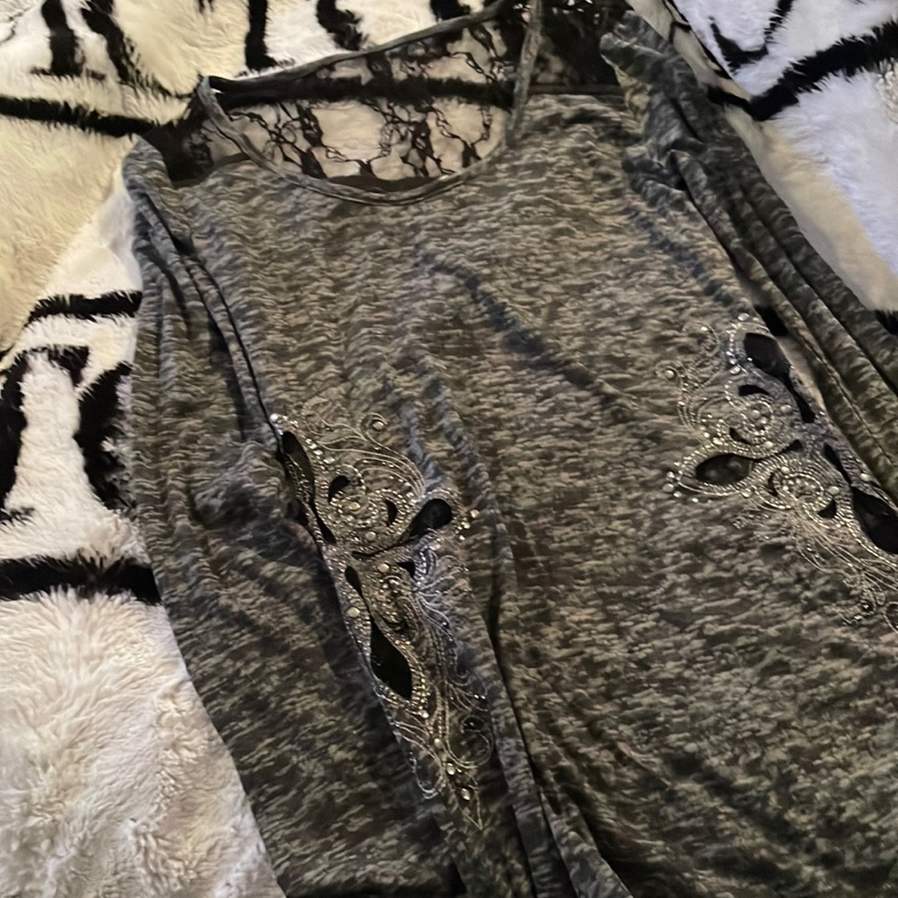 Size medium miss me, bling and white shirt Buckle